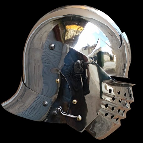 Bellows face sallet : ordinary soldier polishing